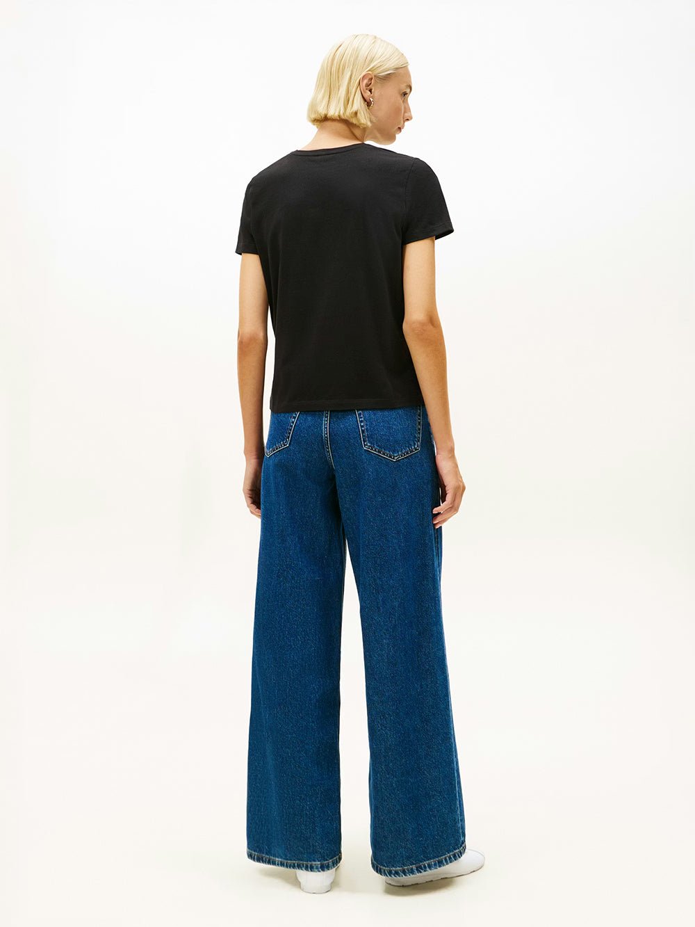 חולצת טישירט קצרה טומי הילפיגר Logo Embroidery Jersey Crew Neck נשים