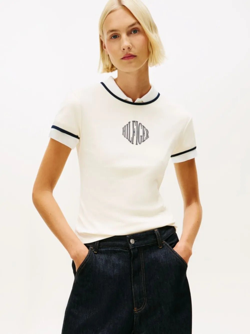 חולצת טישירט קצרה טומי הילפיגר Logo Slim Ringer נשים