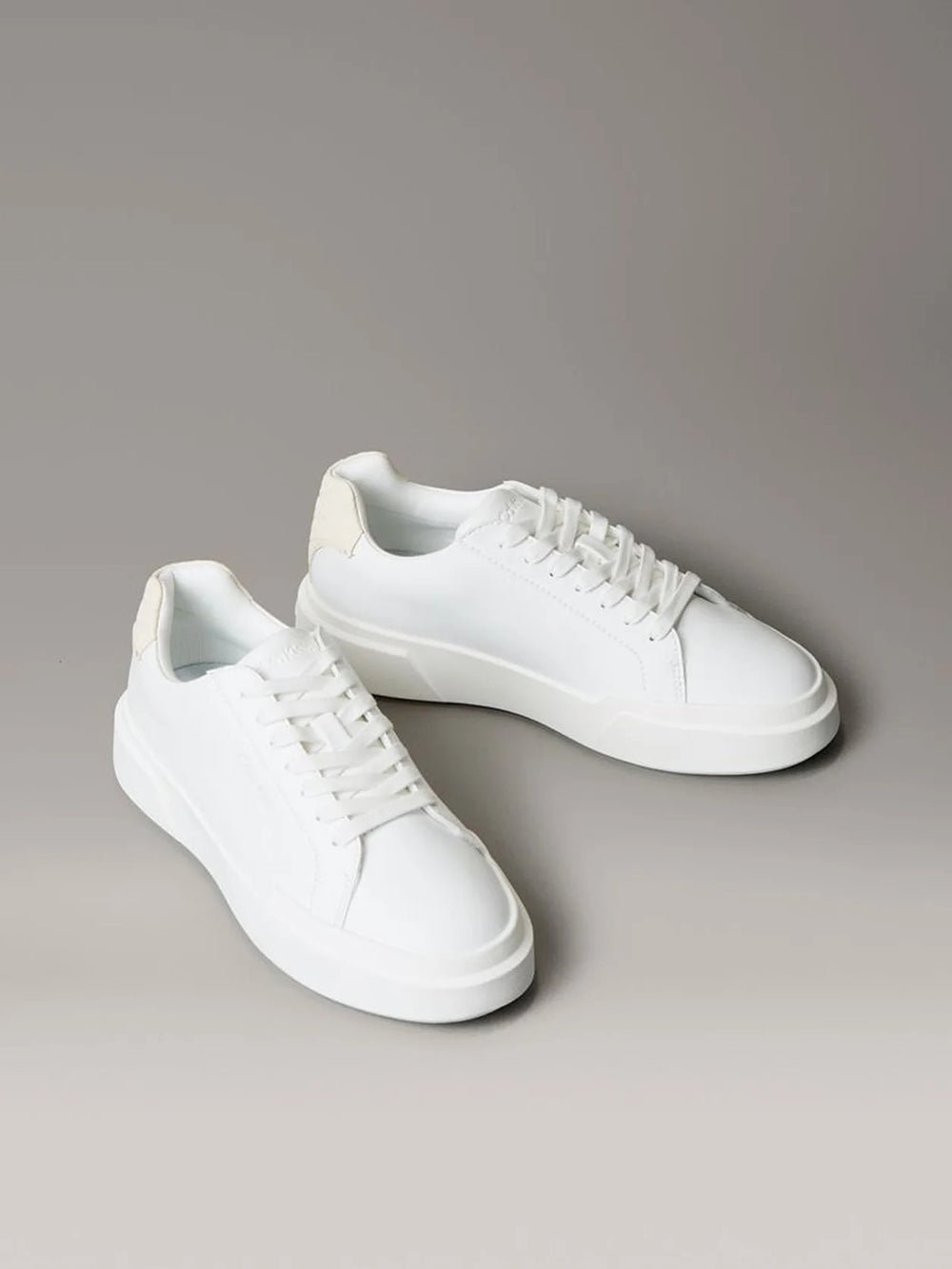 נעלי קלווין קליין Smooth Leather Logo Trainers נשים