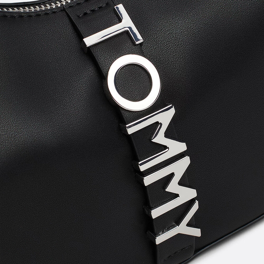 תיק טומי הילפיגר City Metal Logo Shoulder נשים
