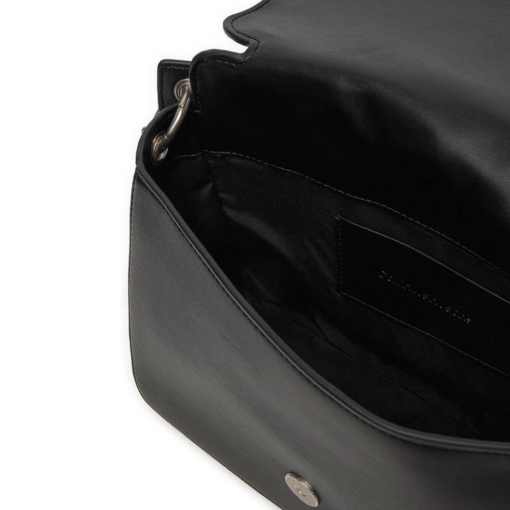 תיק קלווין קליין Quilted Boxy Flap נשים