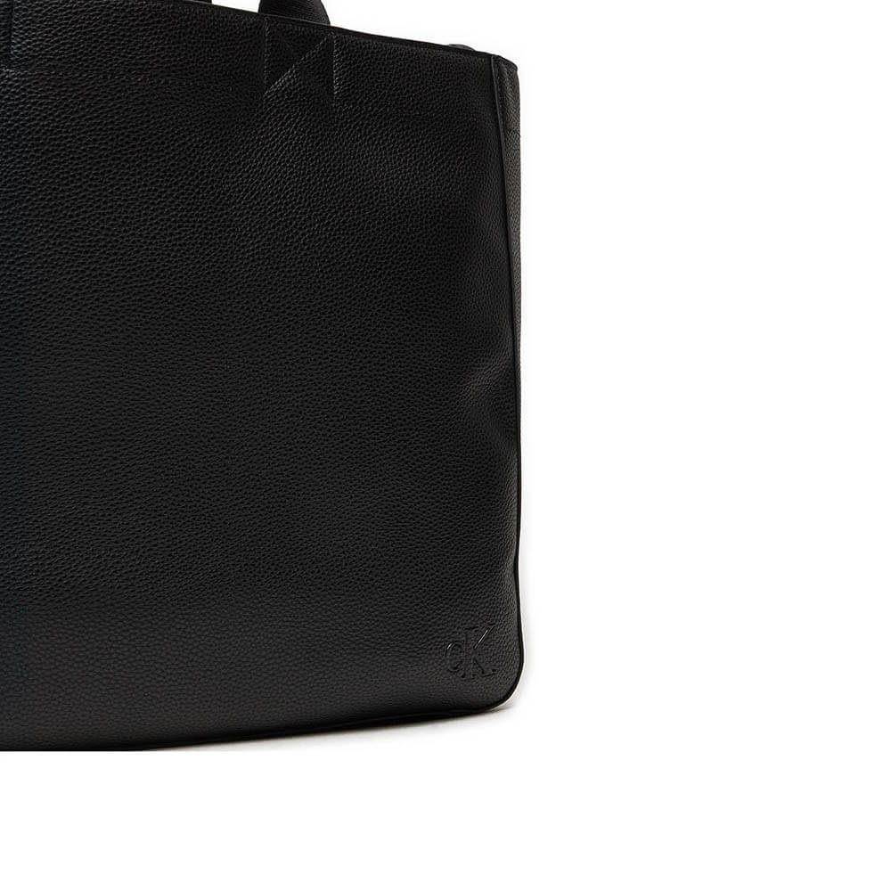 תיק קלווין קליין Ultralight Slim Tote נשים