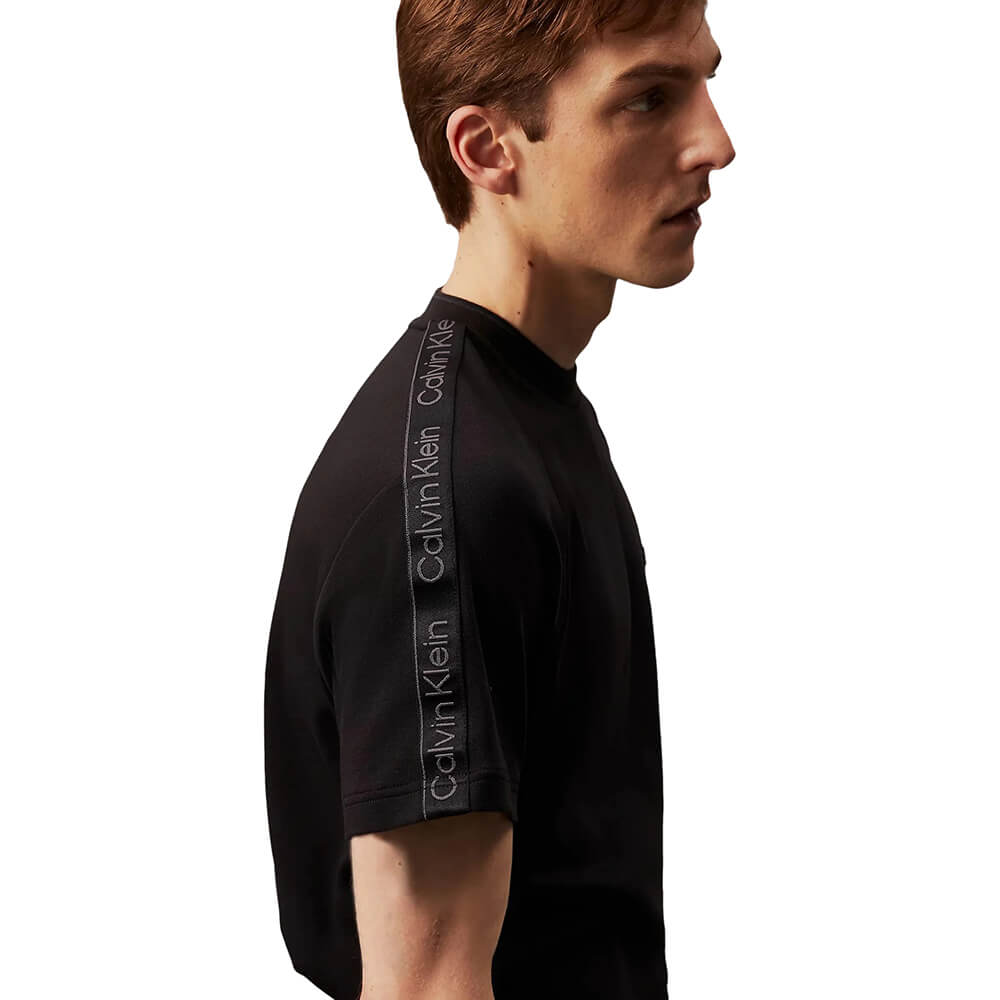 חולצת טישרט קלווין קליין קצרה Logo Tape Raglan גברים