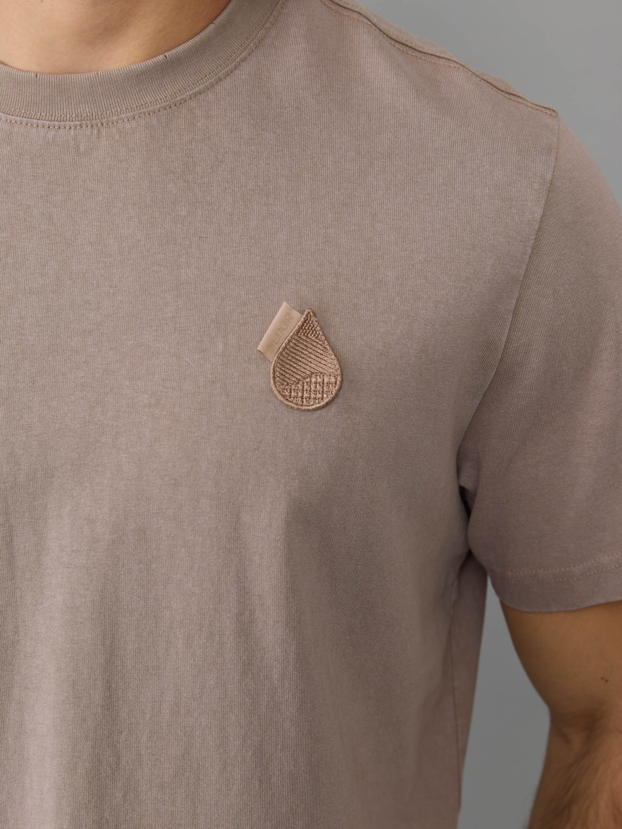 חולצת טישירט קצרה אליקסיר Embroidered Patch גברים