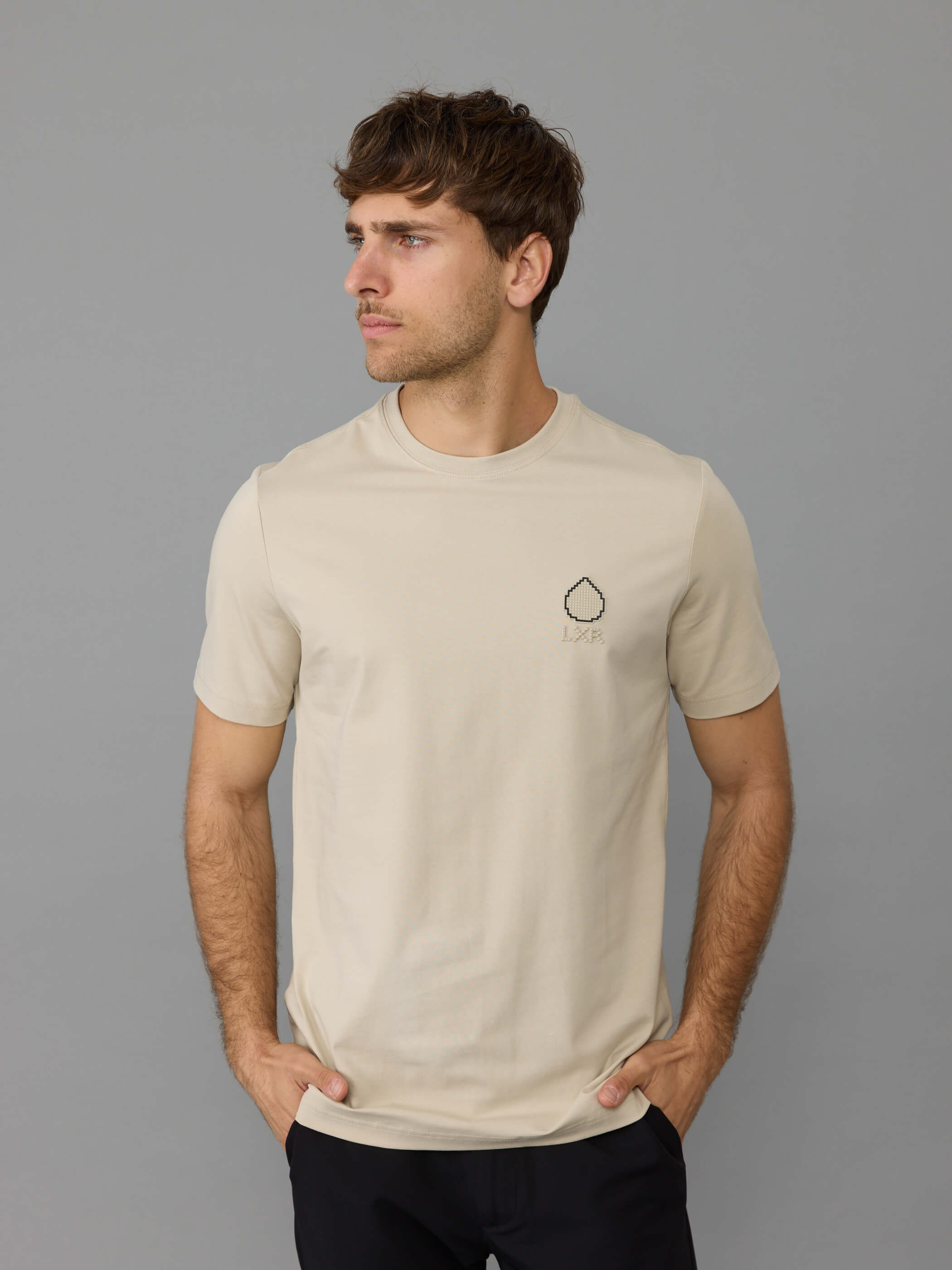 חולצת טישירט קצרה אליקסיר Pixel Logo גברים