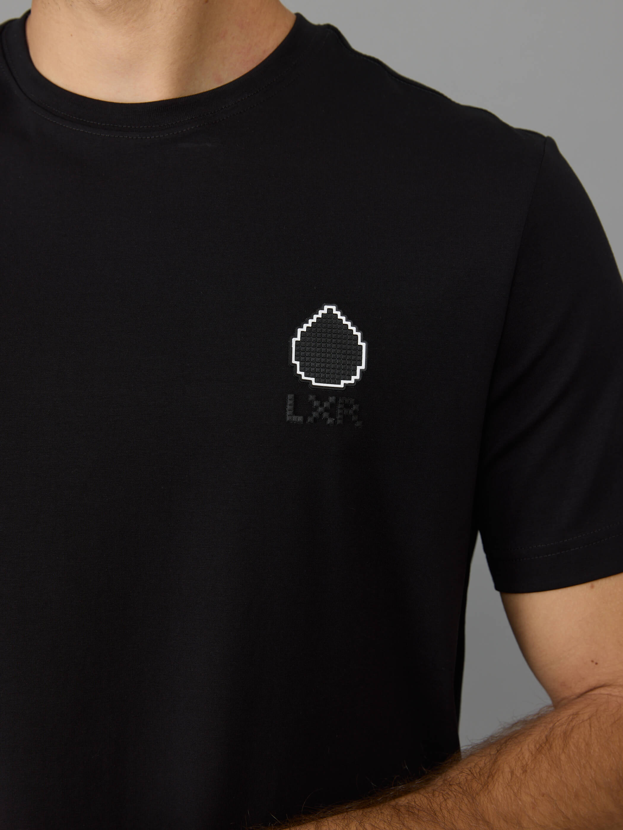 חולצת טישירט קצרה אליקסיר Pixel Logo גברים