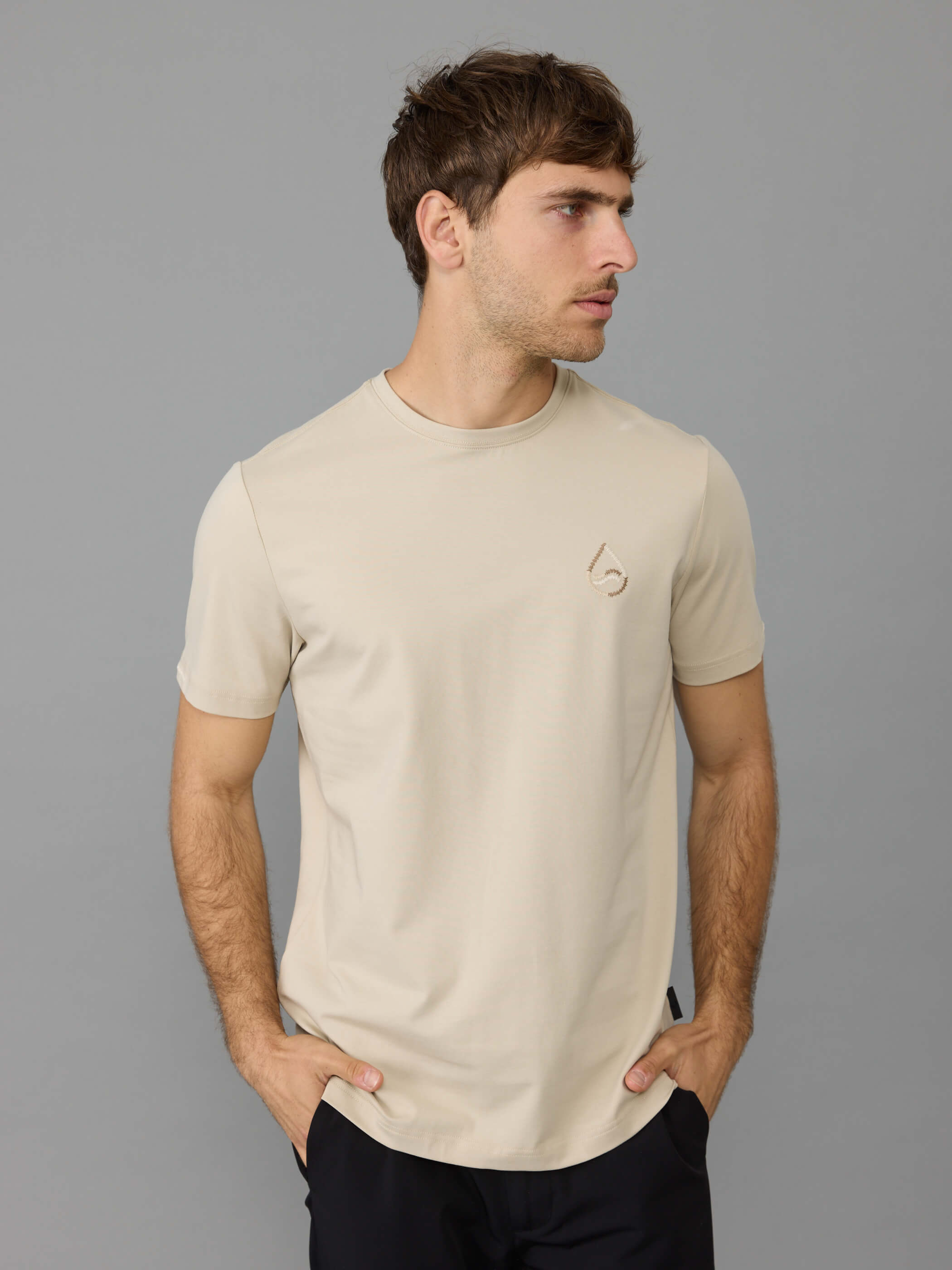 חולצת טישירט קצרה אליקסיר Chest Embroidery גברים