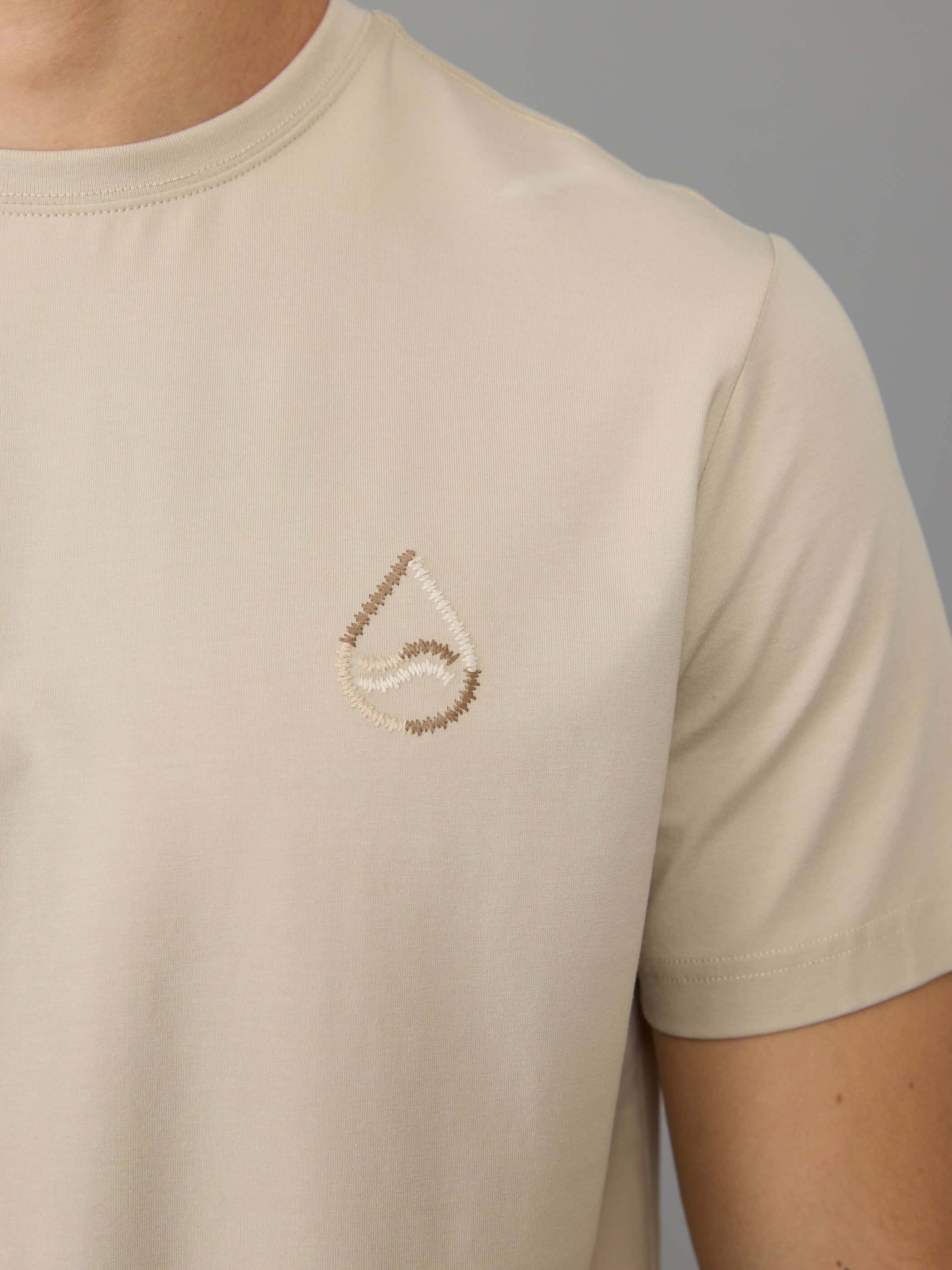 חולצת טישירט קצרה אליקסיר Chest Embroidery גברים