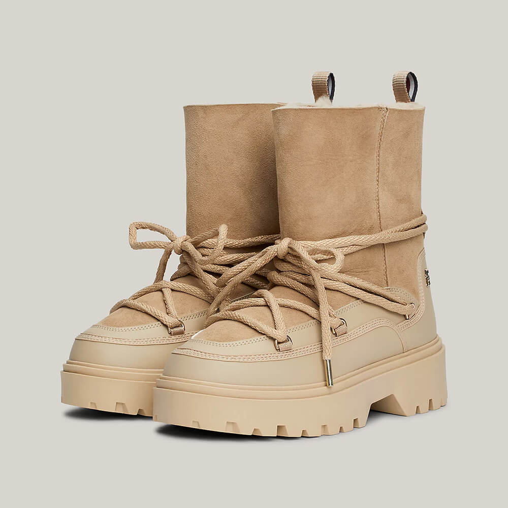 מגפי טומי הילפיגר Real Shearling Lace-Up Snowboot נשים