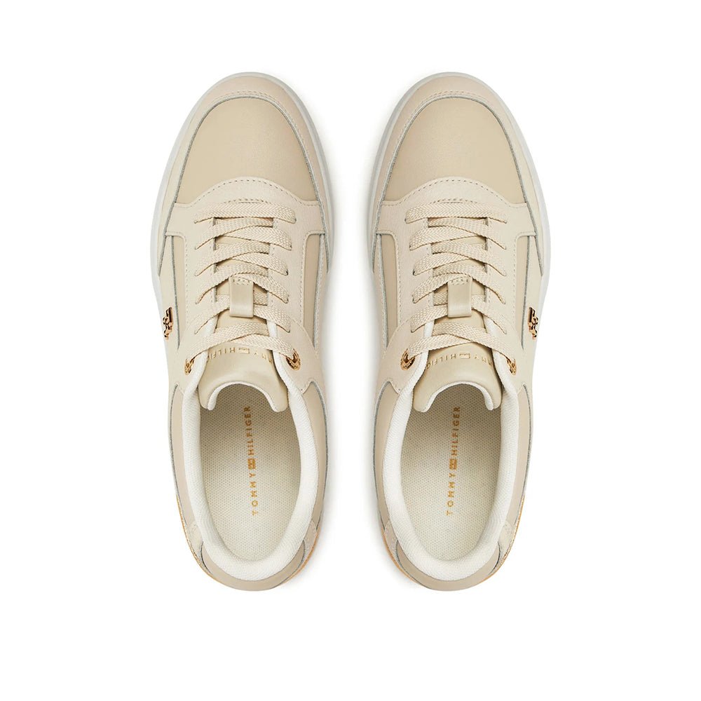 נעלי טומי הילפיגר Feminine Court נשים