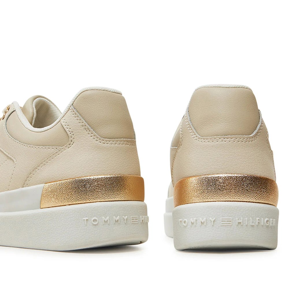 נעלי טומי הילפיגר Feminine Court נשים