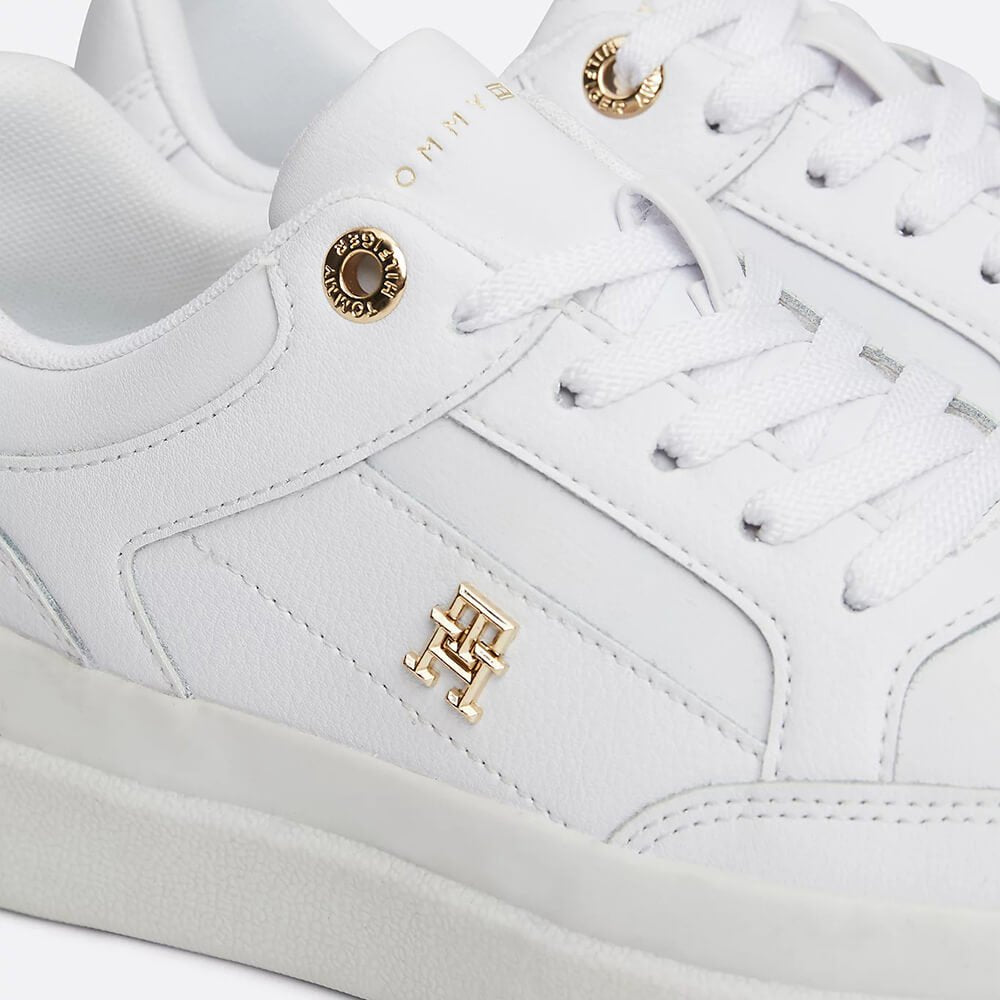 נעלי טומי הילפיגר Monogram Chunky Court Trainers נשים