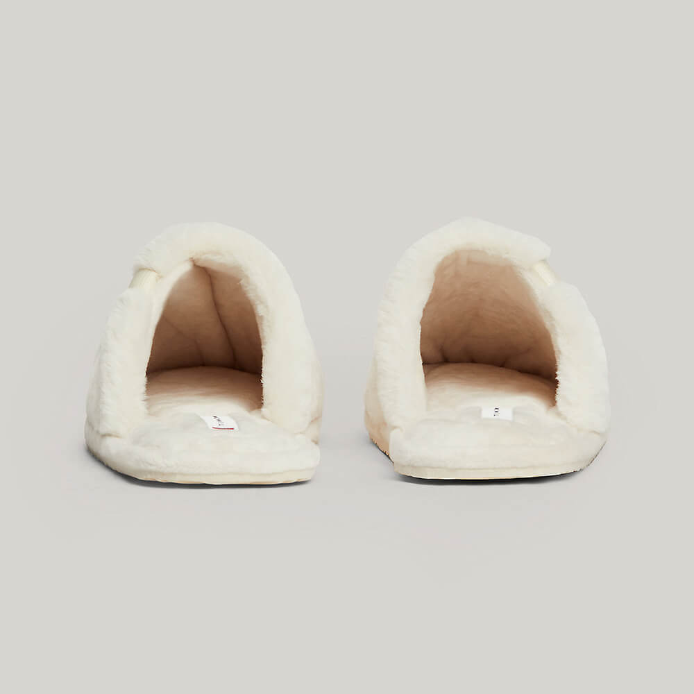 כפכפי טומי הילפיגר Monogram Plaque Fleece Slippers נשים