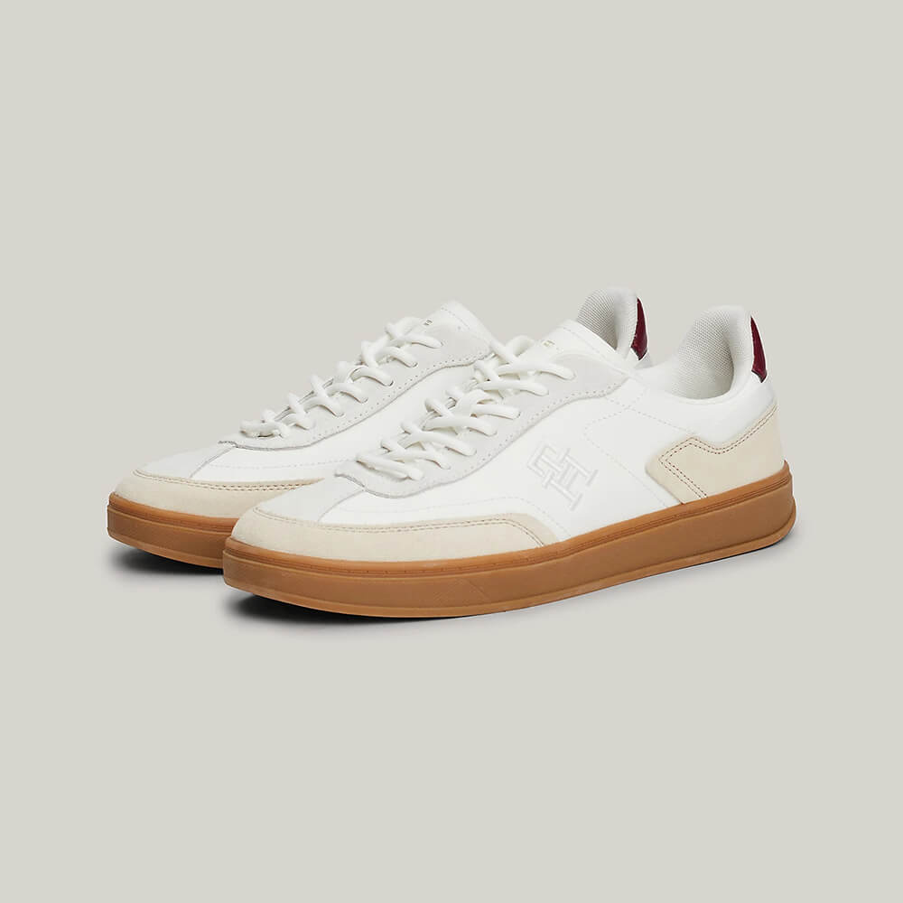 נעלי טומי הילפיגר Heritage Suede Court Trainers נשים