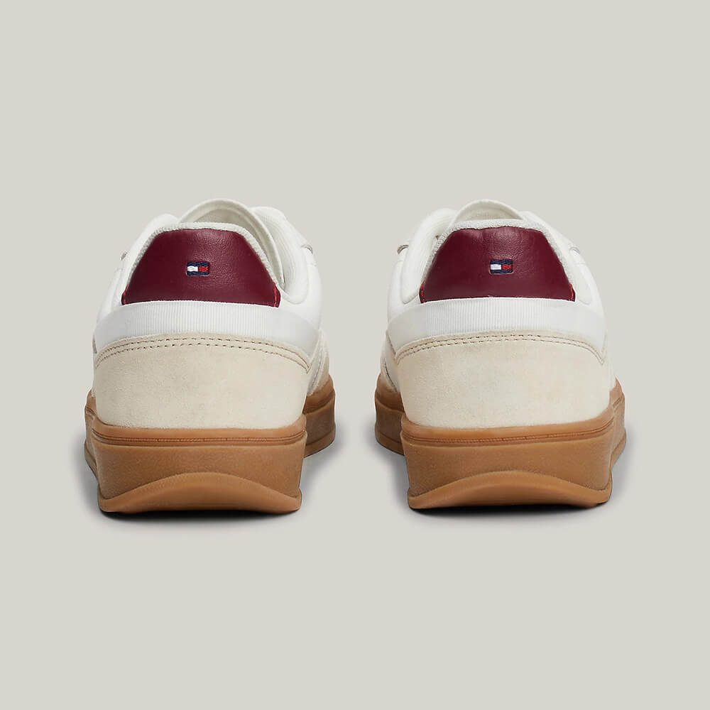נעלי טומי הילפיגר Heritage Suede Court Trainers נשים