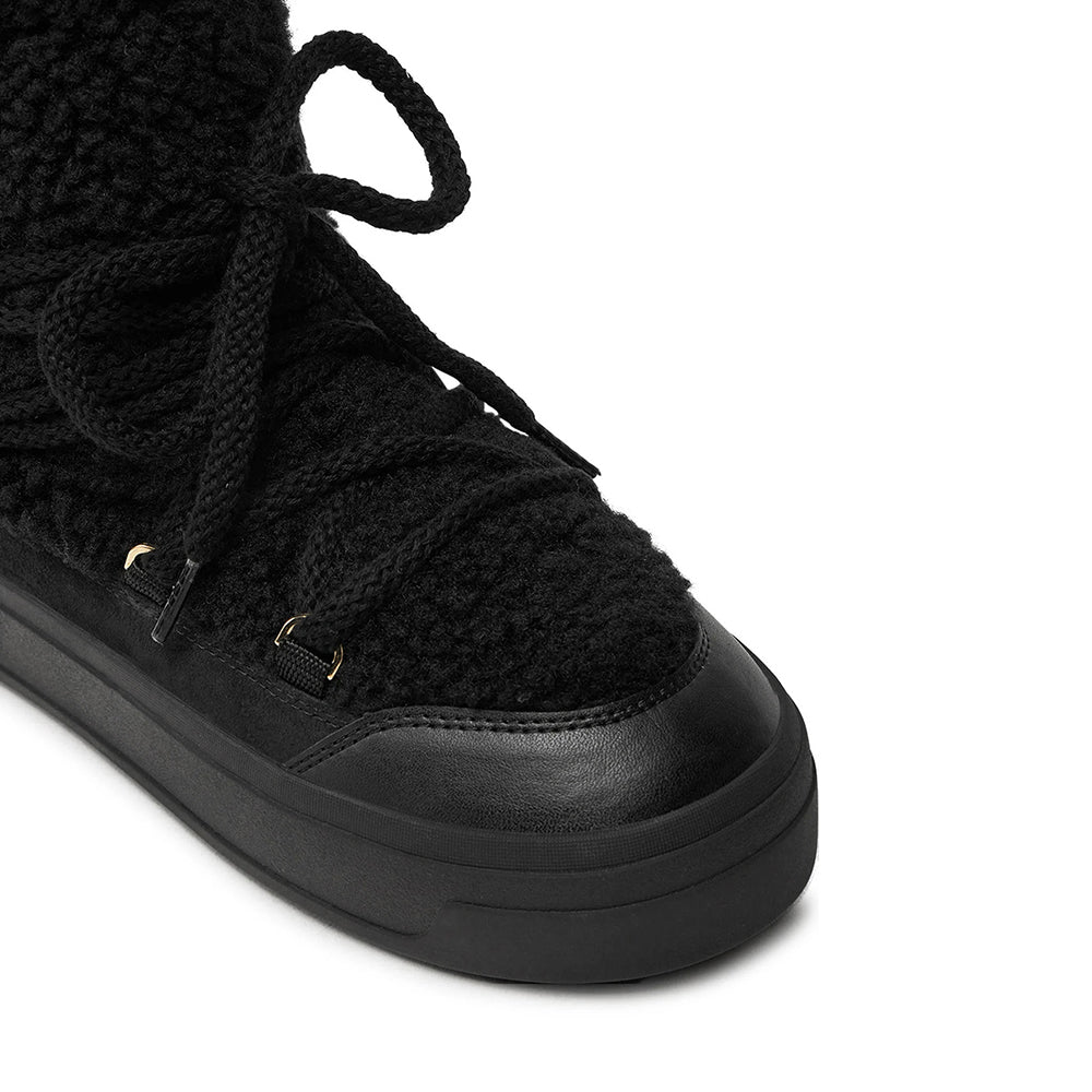 מגפי טומי הילפיגר Lace-Up Faux Shearling Snowboot נשים