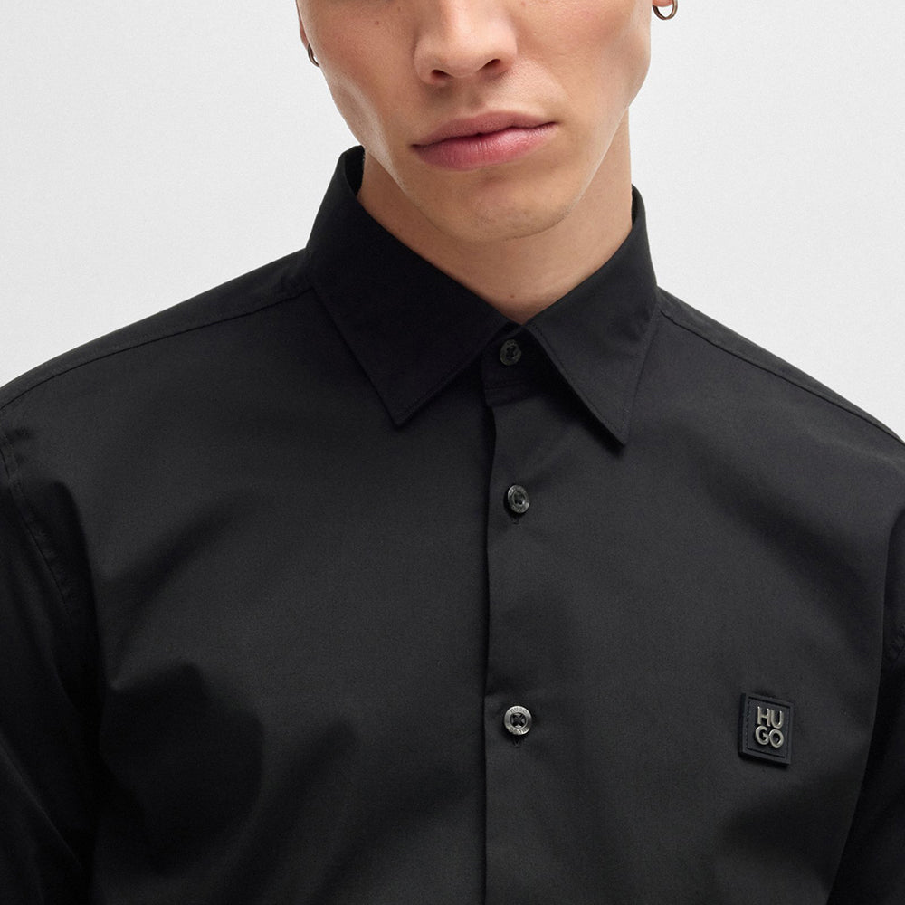 חולצה מכופתרת הוגו Slim-Fit Stretch Cotton Stacked Logo גברים