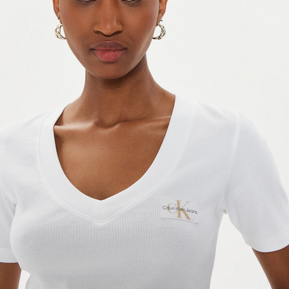 חולצת טישרט קלווין קליין קצרה Woven Label Rib Vneck נשים