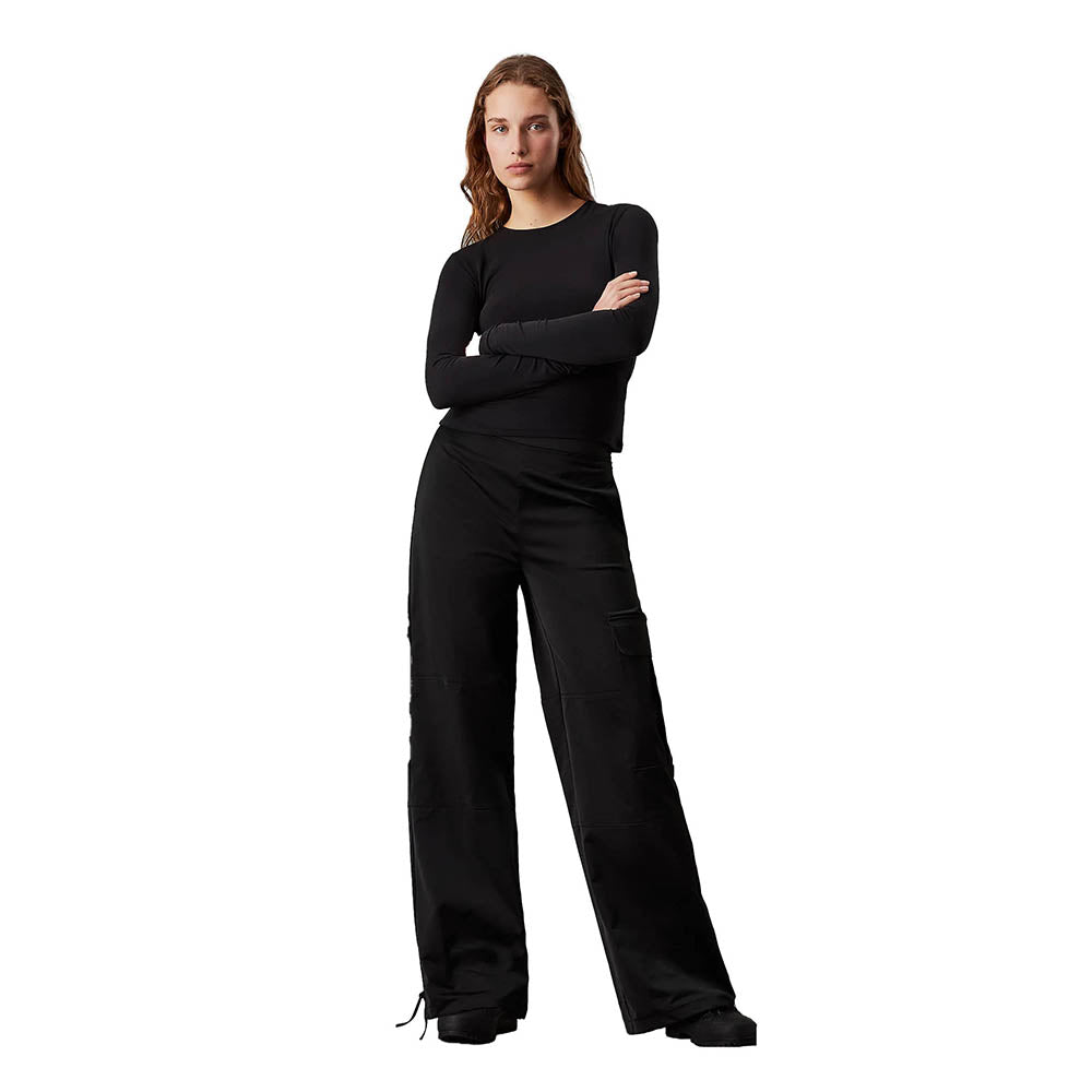 מכנס קלווין קליין ארוך Satin Cargo Utility נשים