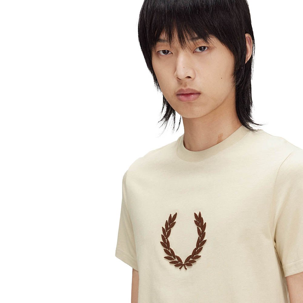 חולצת טישרט פרד פרי קצרה Textured Laurel Wreath גברים