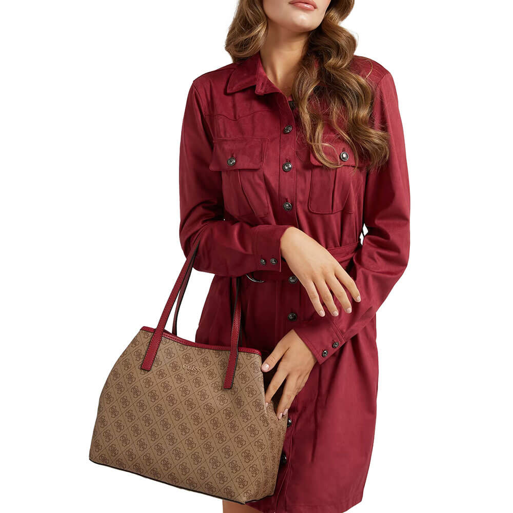 תיק נשיאה Guess Vikky Logo Print Shopper נשים