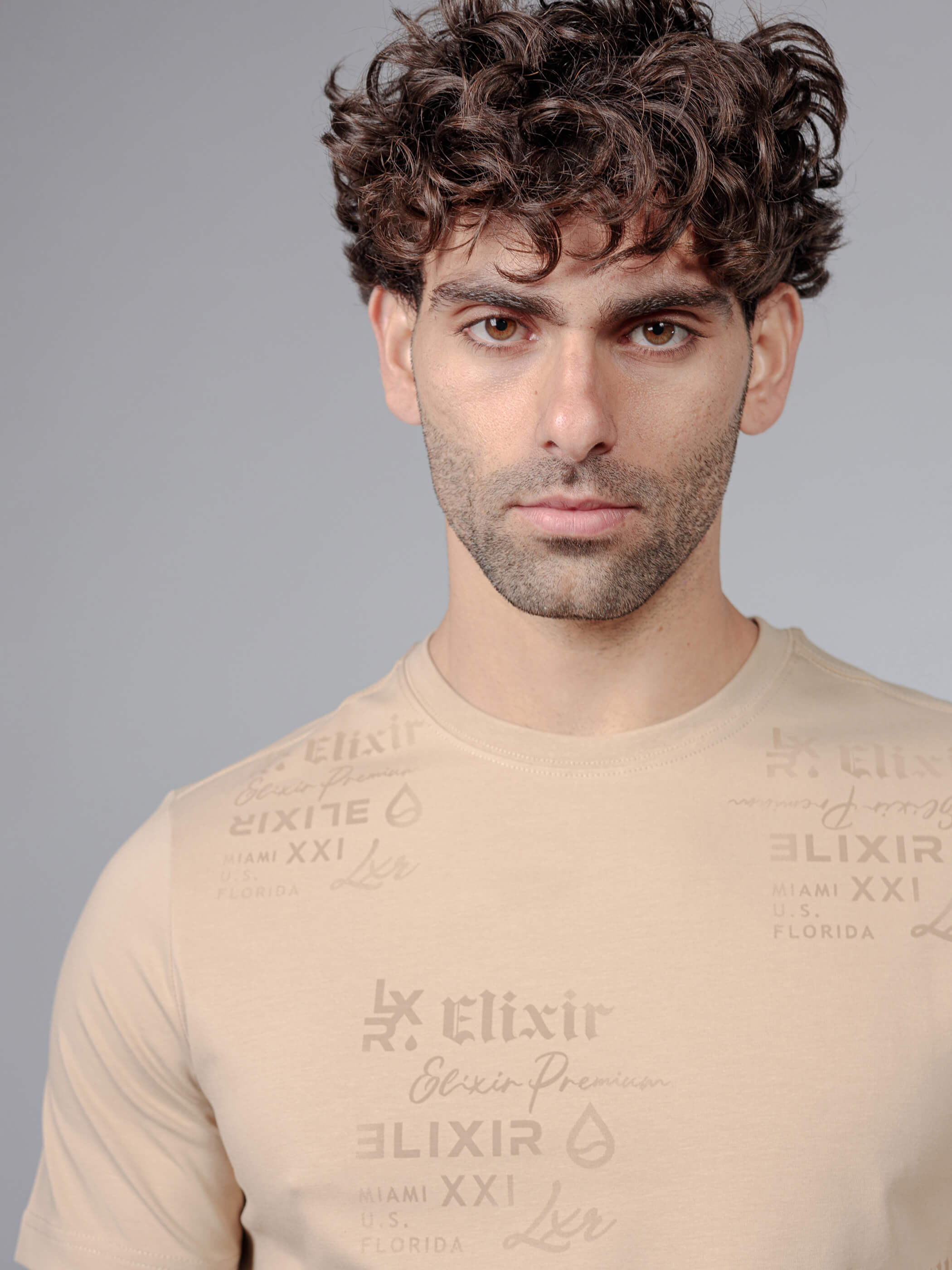 חולצת טישירט קצרה אליקסיר All Over Logo גברים