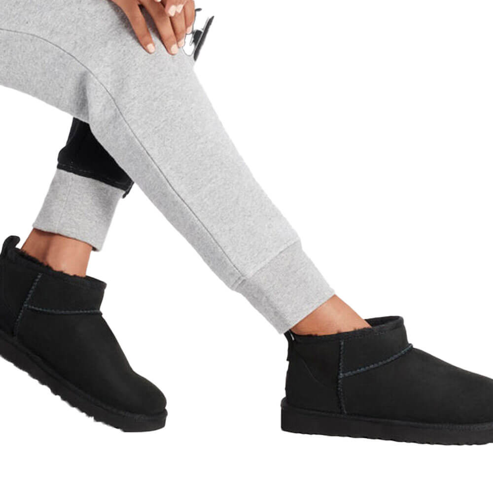 מגפי UGG קלאסיק אולטרה מיני נשים