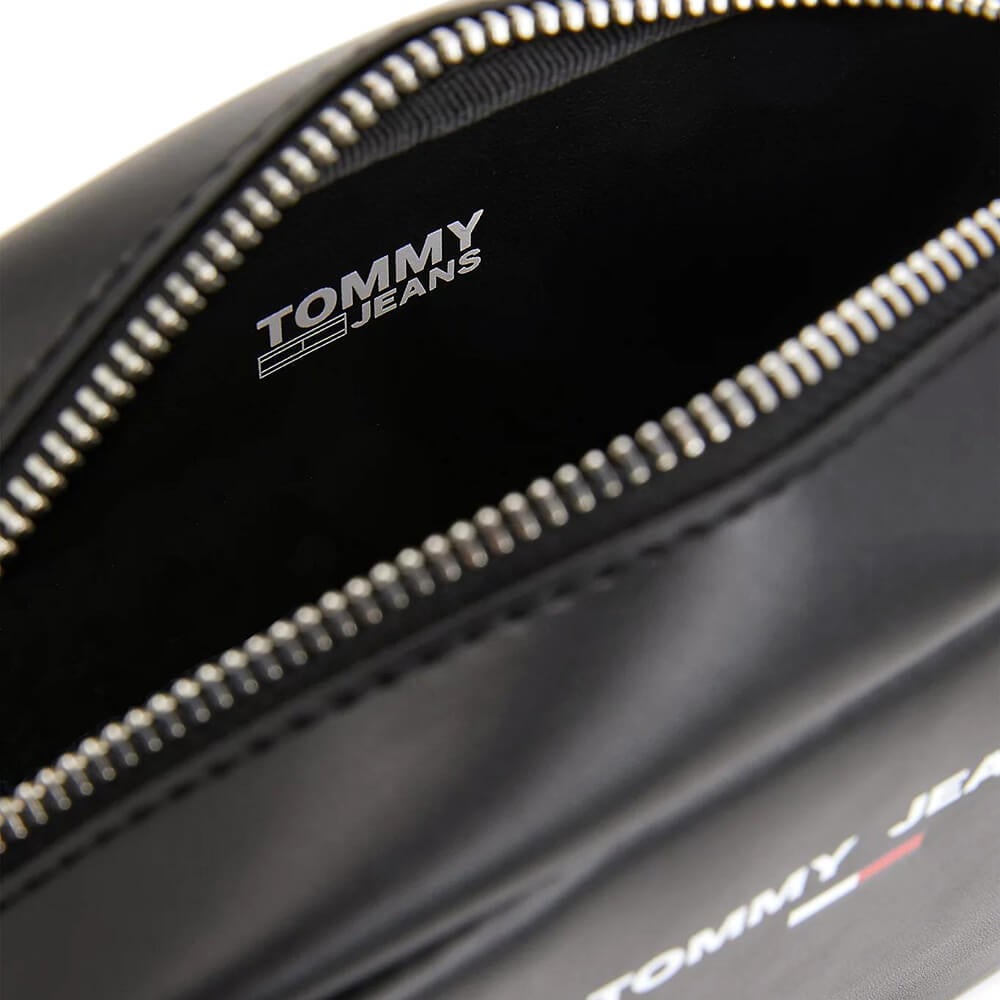 תיק טומי הילפיגר Essential Camera נשים