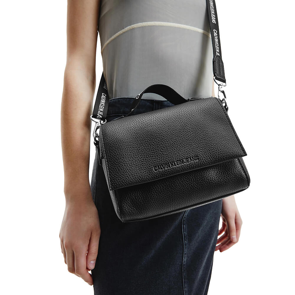 תיק צד קלווין קליין Small Satchel נשים