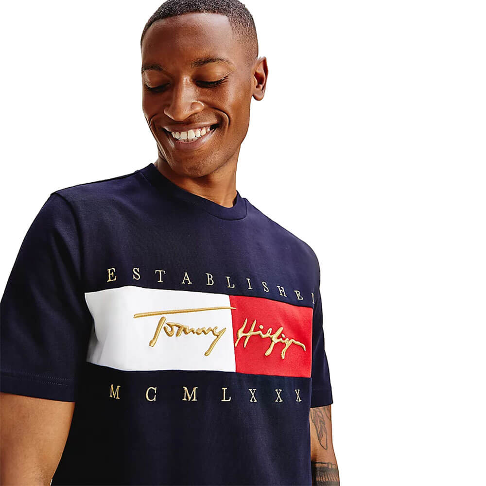 חולצת טישרט טומי הילפיגר קצרה Signature Logo Embroidery T-Shirt גברים
