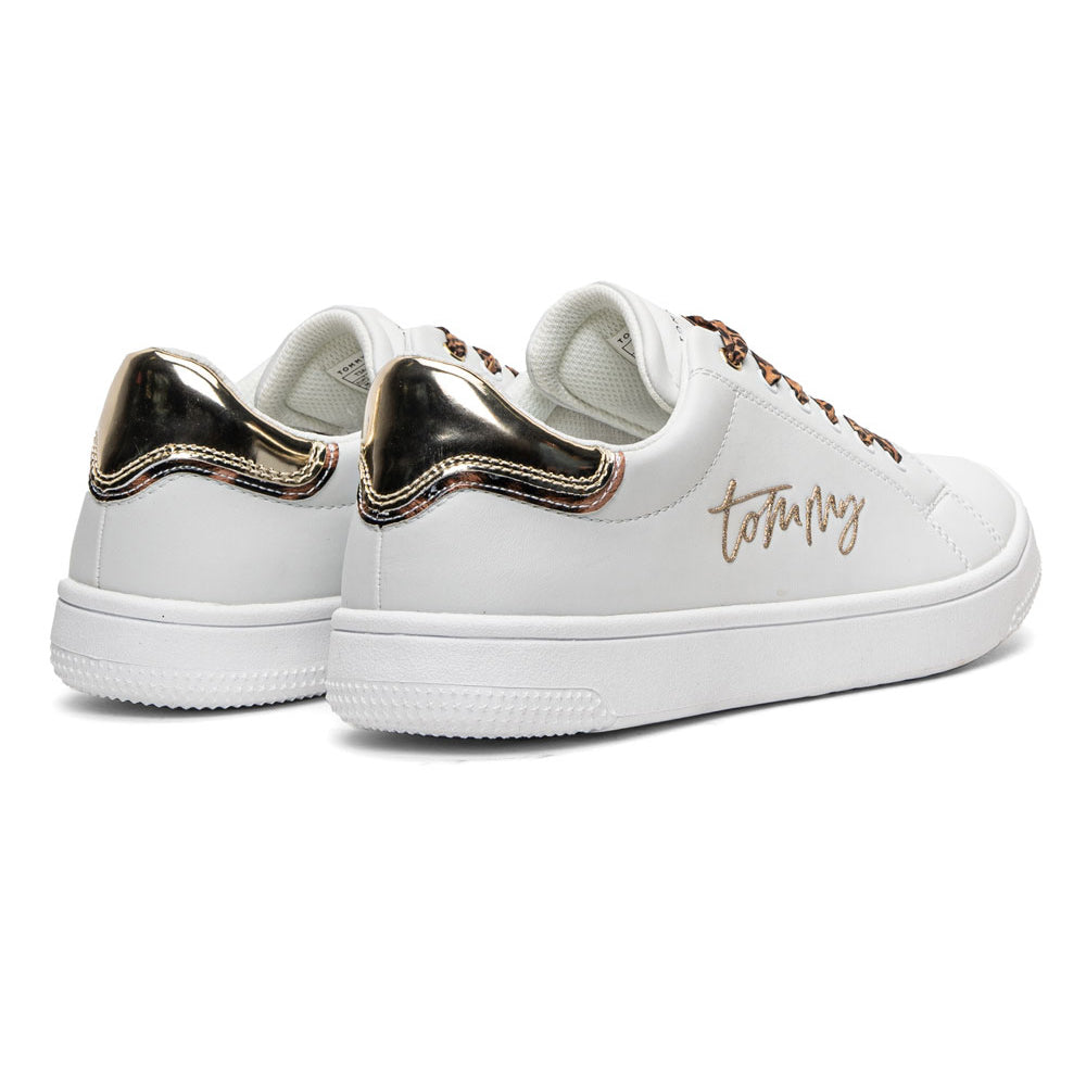 נעלי טומי הילפיגר Signicher Logo