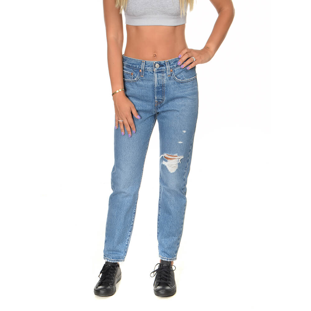 מכנסי ג'ינס ליוויס Wedgie Fit גזרה גבוהה עם קרעים נשים