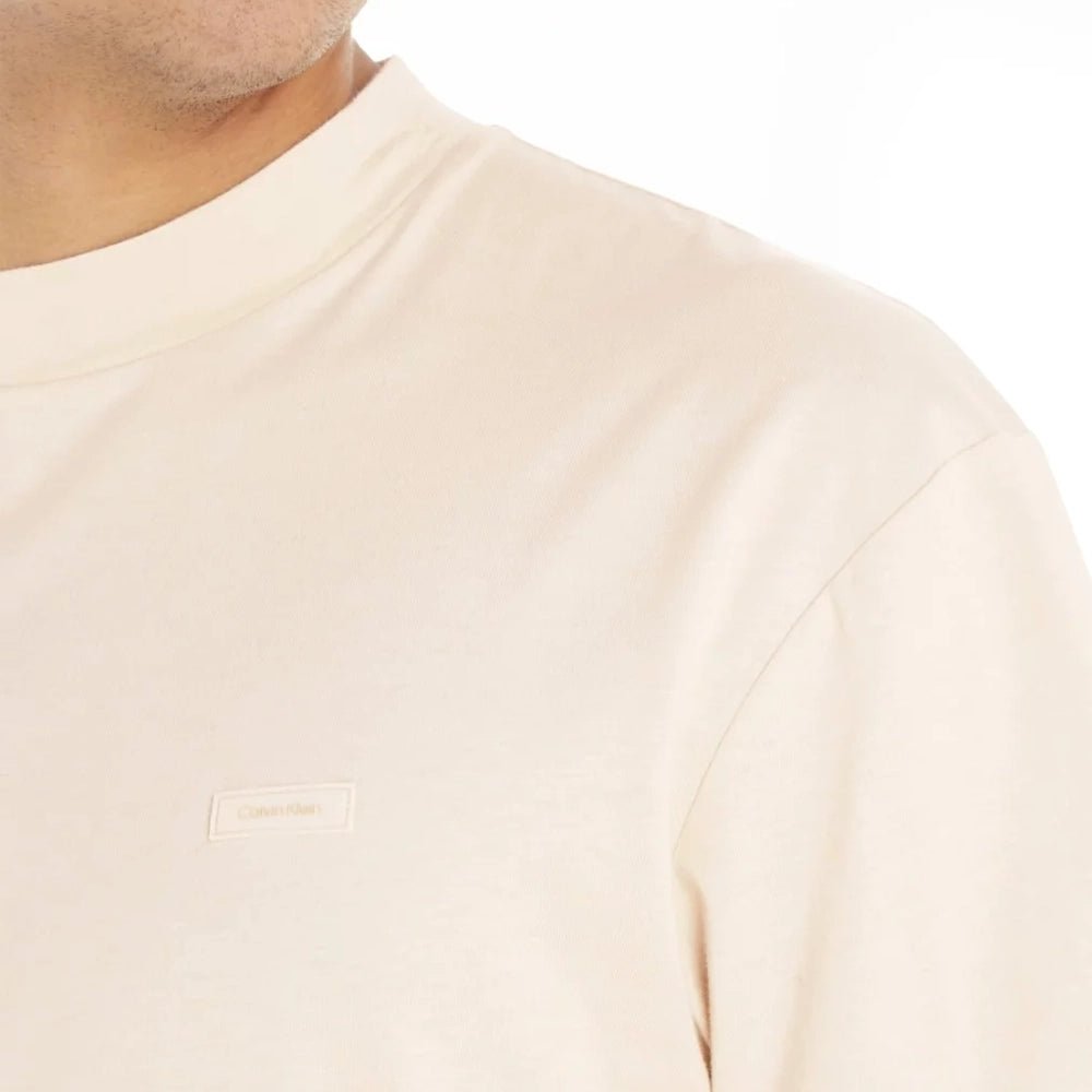 חולצת טישירט קצרה עם פאץ' לוגו קלווין קליין גברים