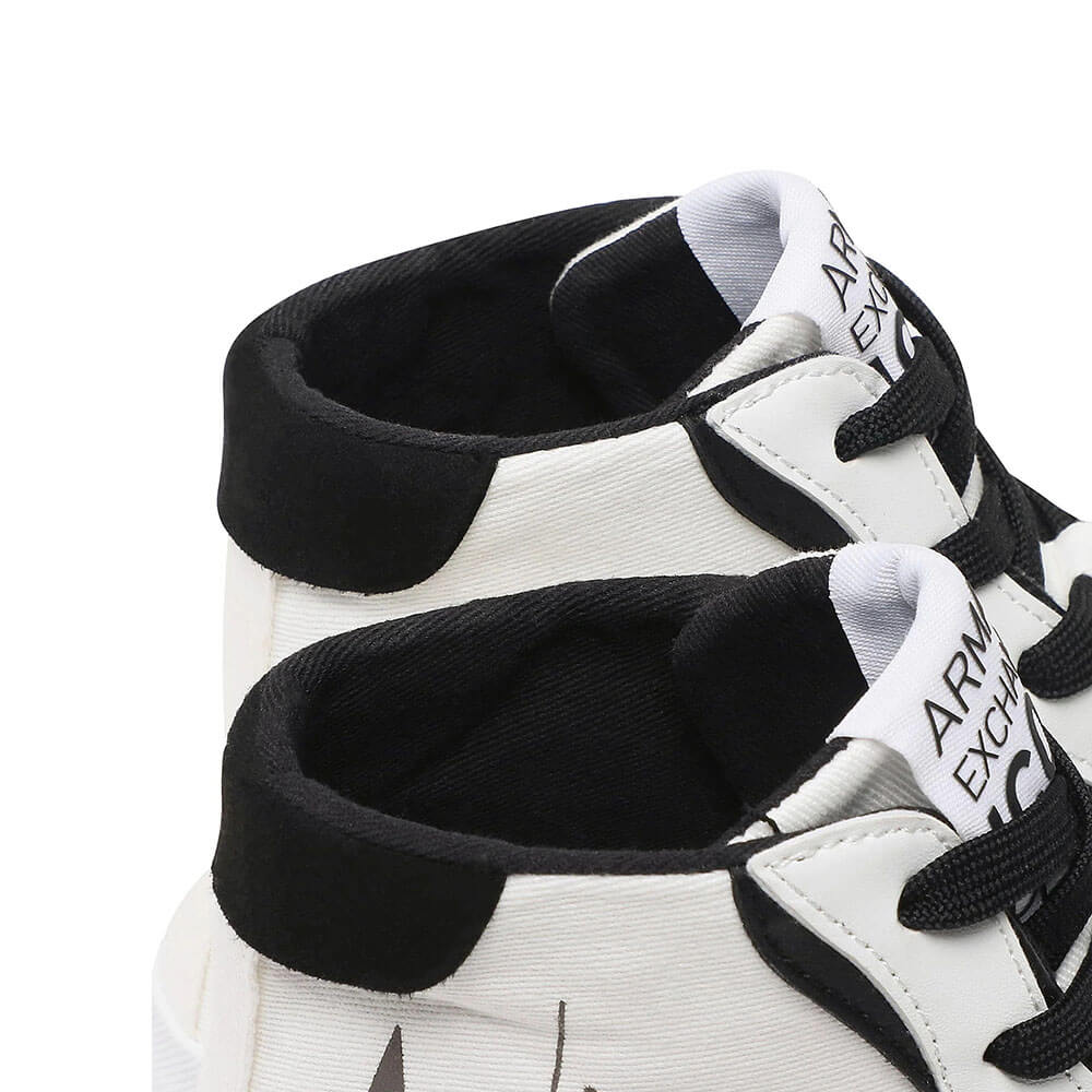 נעלי סניקרס גבוהות עם הדפס לוגו ארמני אקסצ'יינג' נשים