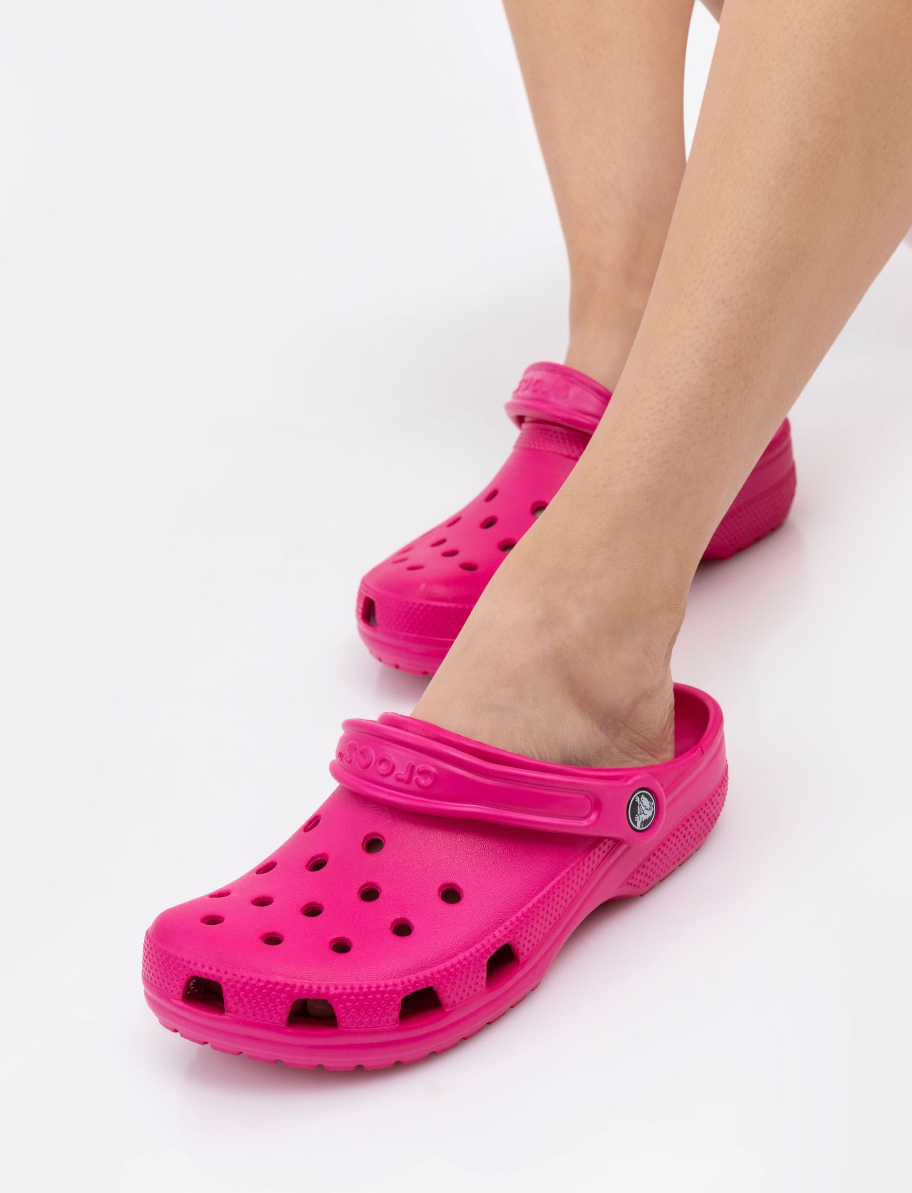 Crocs Classic - כפכפים לנשים קרוקס קלאסיים בצבע ורוד כהה