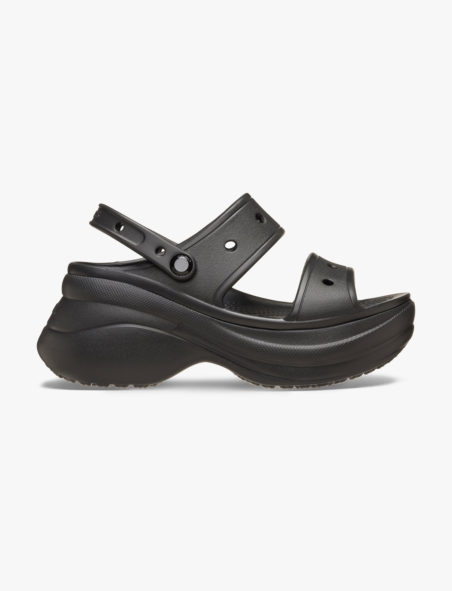 Crocs Women's Classic Bae Sandal - סנדלי פלטפורמה ביי קרוקס לנשים בצבע שחור