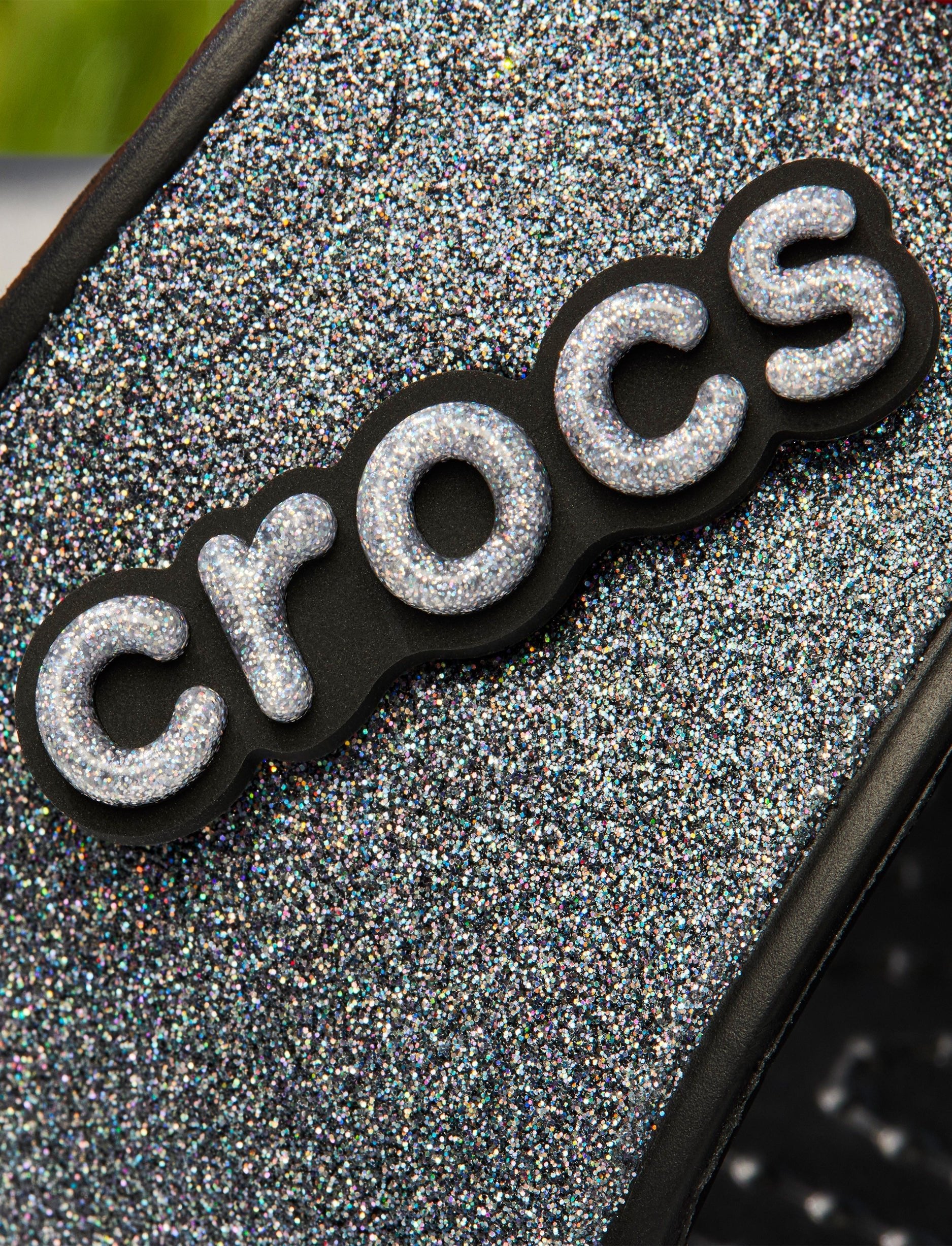 Crocs Classic Glitter Sandal - כפכפים לנשים קרוקס שתי רצועות בצבע שחור בעיטור נצנצים