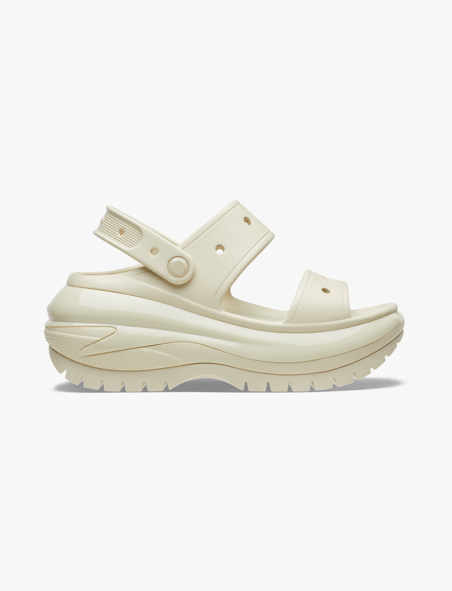 Crocs Classic Mega Crush Sandal - סנדל פלטפורמה קרוקס לנשים בצבע עצם