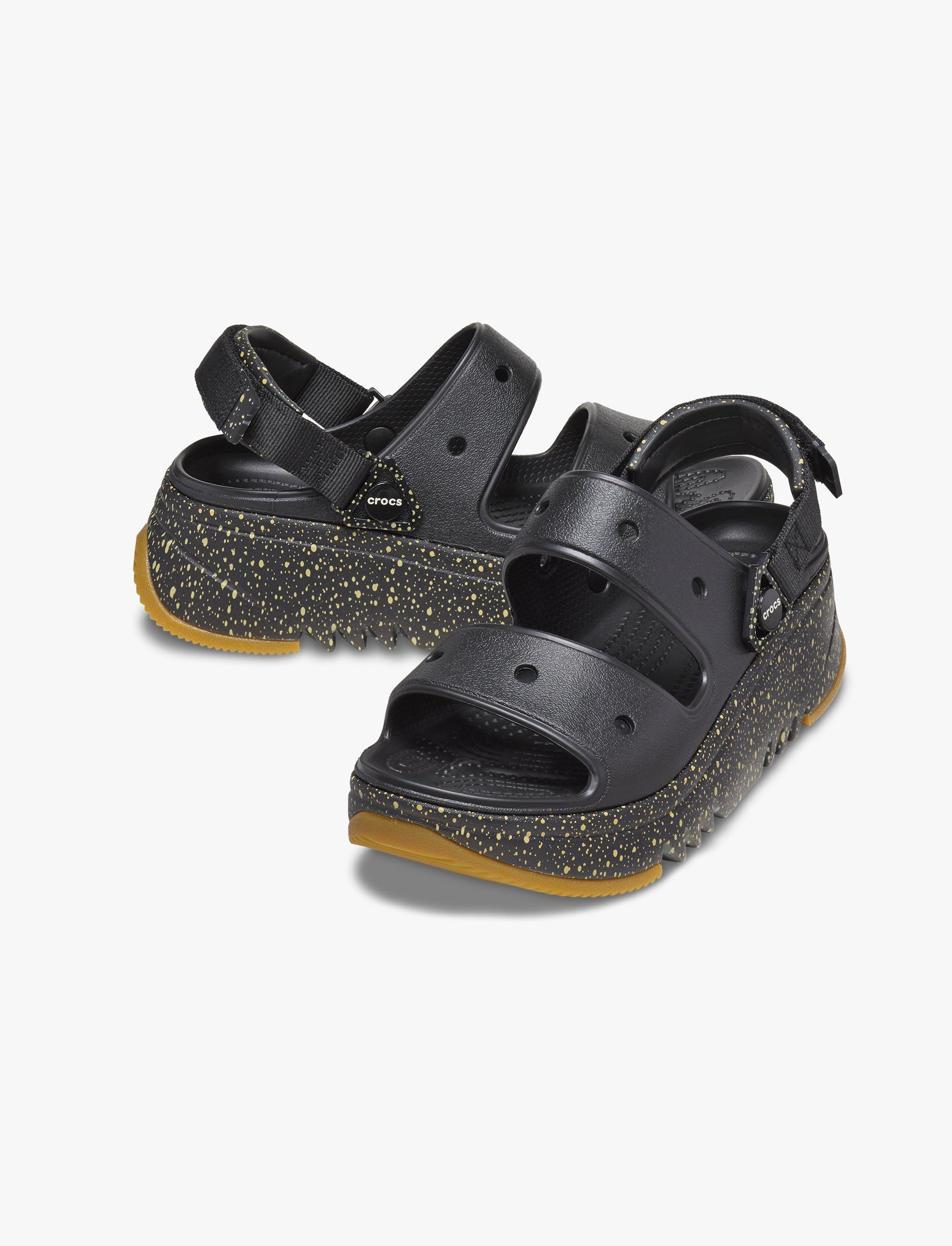 Crocs Hiker Xscape Festival Sandal- סנדל פלטפורמה קרוקס לנשים בצבע שחור/מולטי