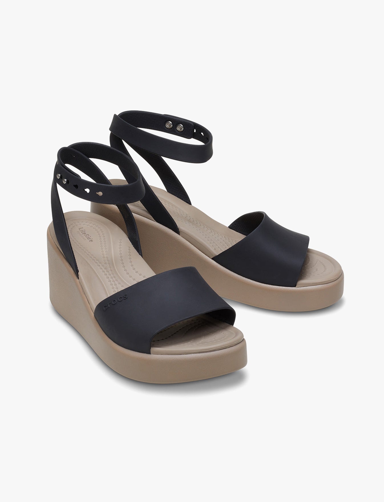 Crocs Brooklyn Ankle Strap Wedge - סנדלי פלטפורמה קרוקס לנשים בצבע שחור/משרום