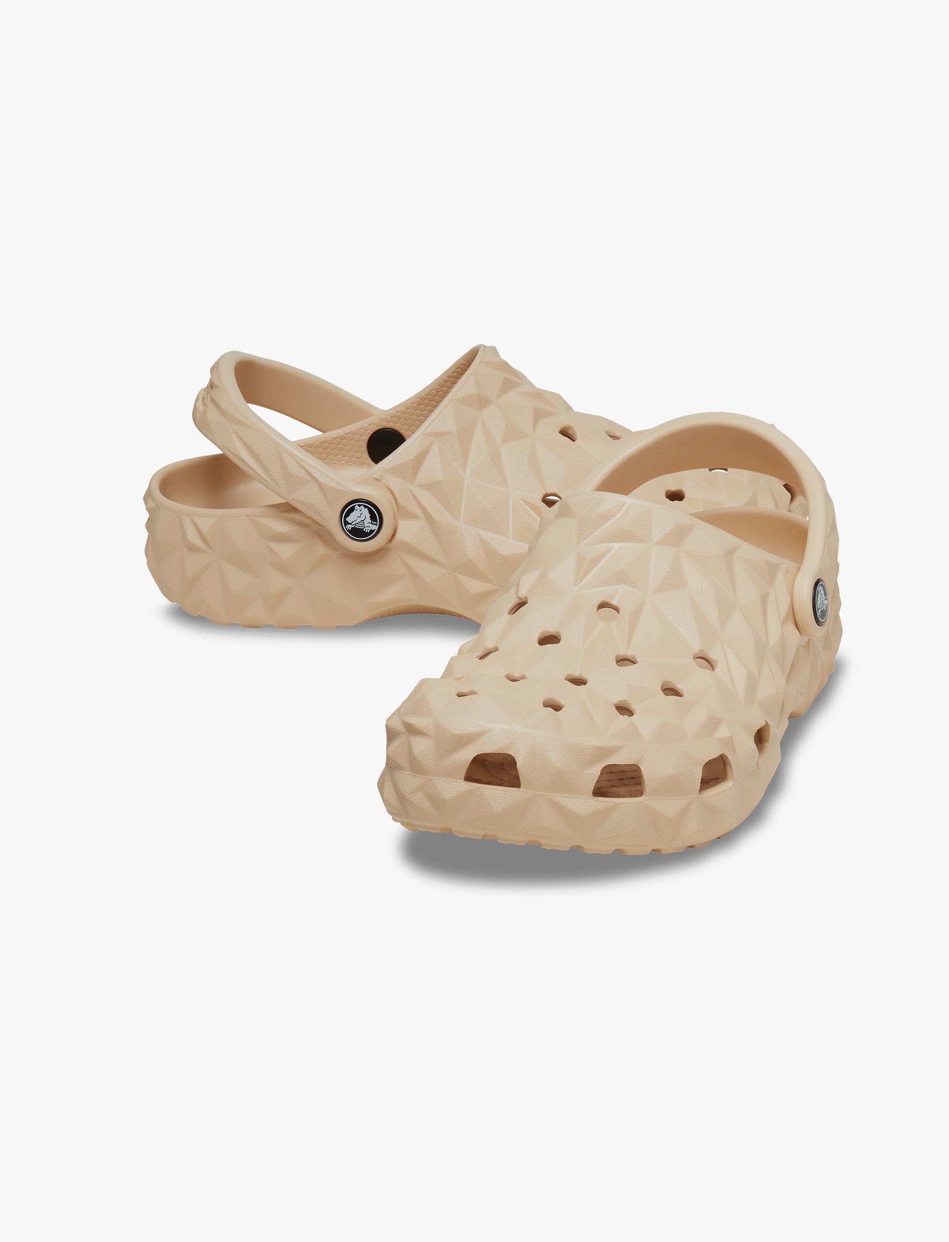 Crocs Classic Geometric Clog - כפכפי קלוג קרוקס בעיצוב צורות גיאומטריות בצבע קרם