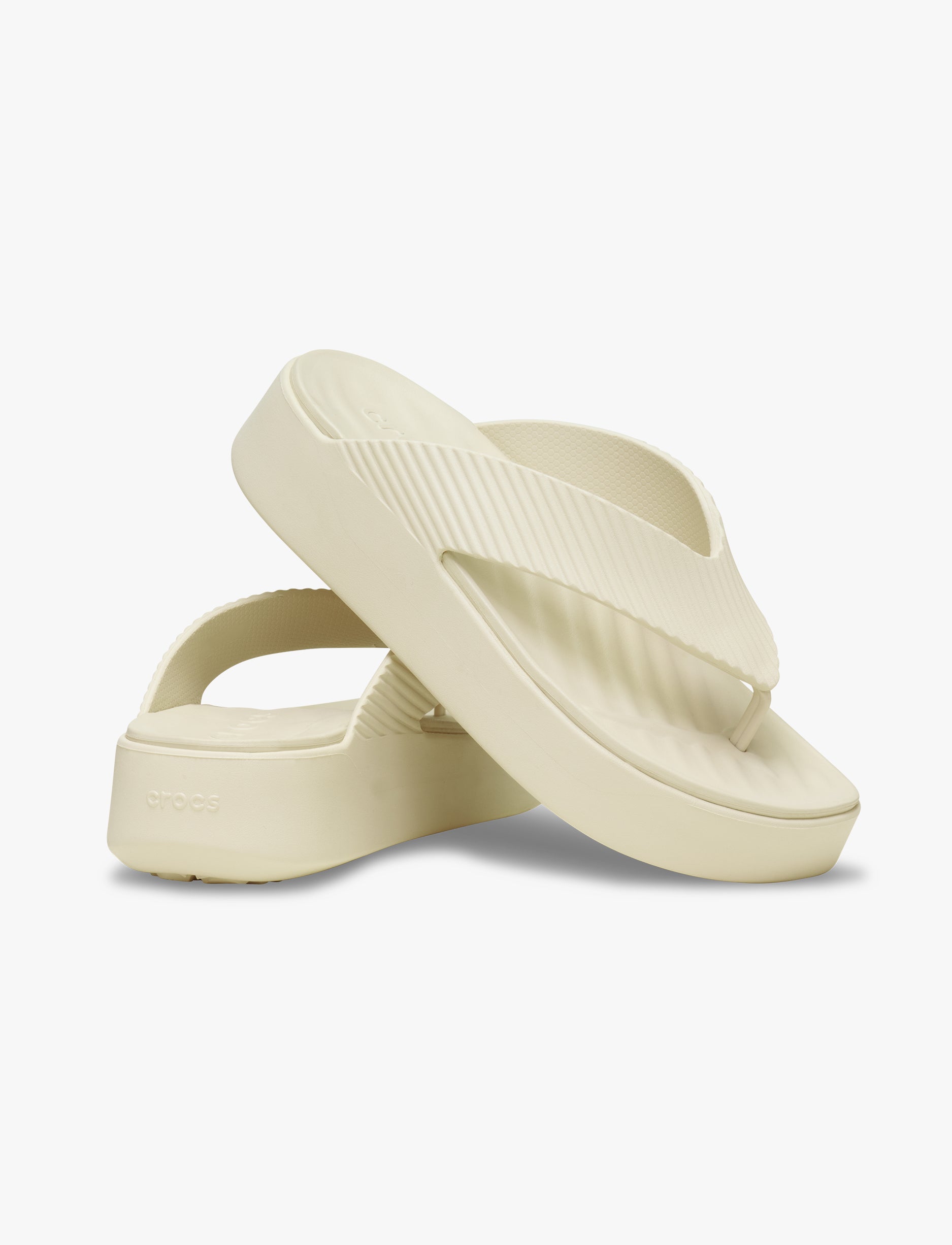 Crocs Getaway Groove Platform Flip - כפכפי אצבע פלטפורמה קרוקס לנשים בצבע אבן/חול