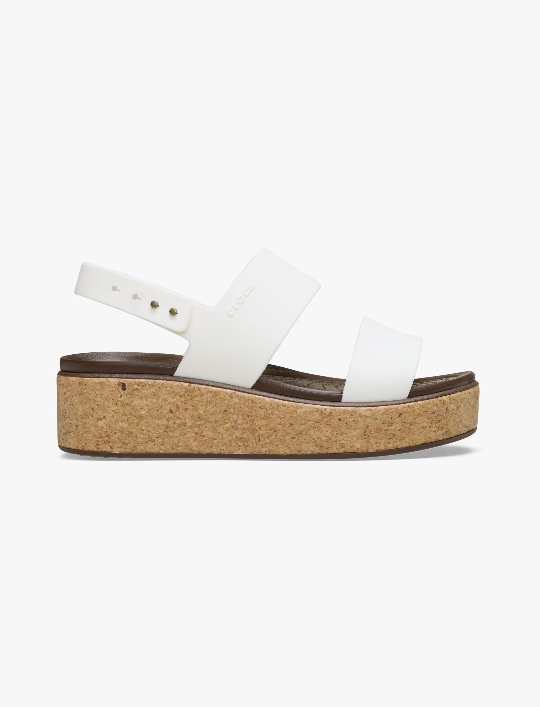 Crocs Brooklyn Cork Low Wedge - סנדלי פלטפורמה קרוקס ברוקלין קורק לנשים בצבע לבן גיר