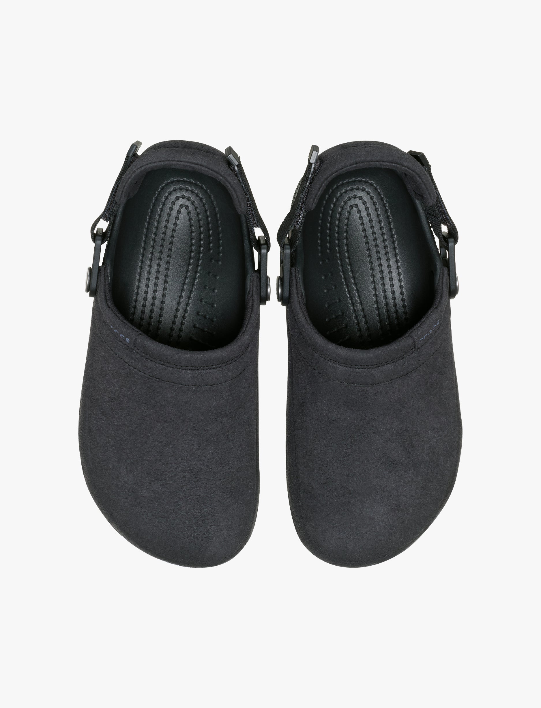 Crocs Classic Crafted Vegan Suede Clog - כפכפי קרוקס קלוג קראפטד בצבע שחור