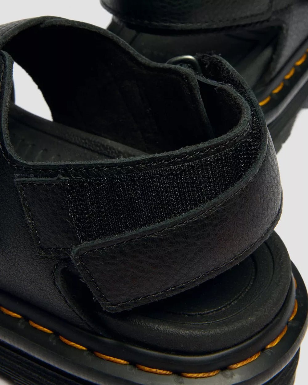 סנדלי ד"ר מרטינס Zebzag נשים