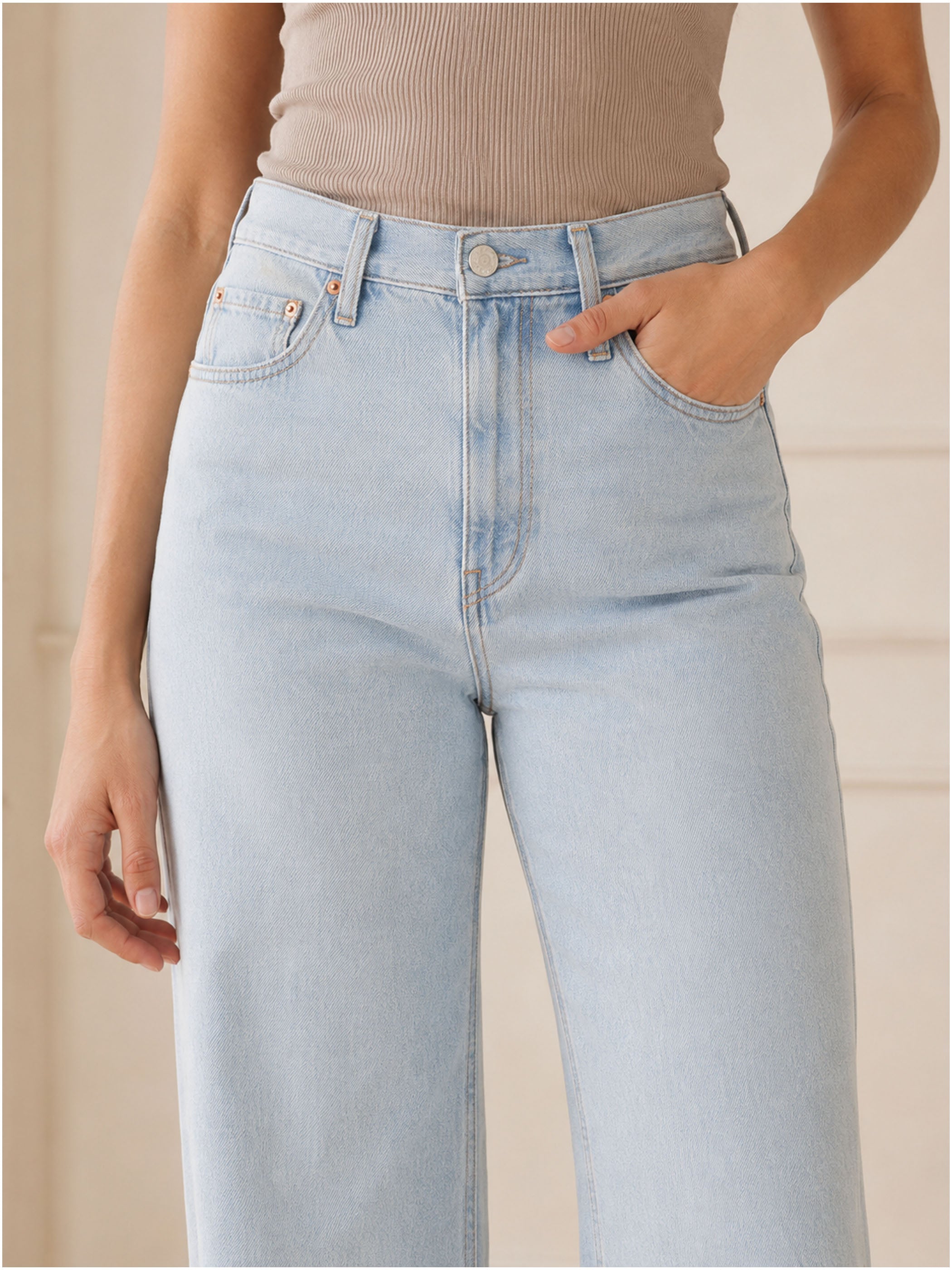 ג'ינס ליוויס Ribcage Wide Leg נשים