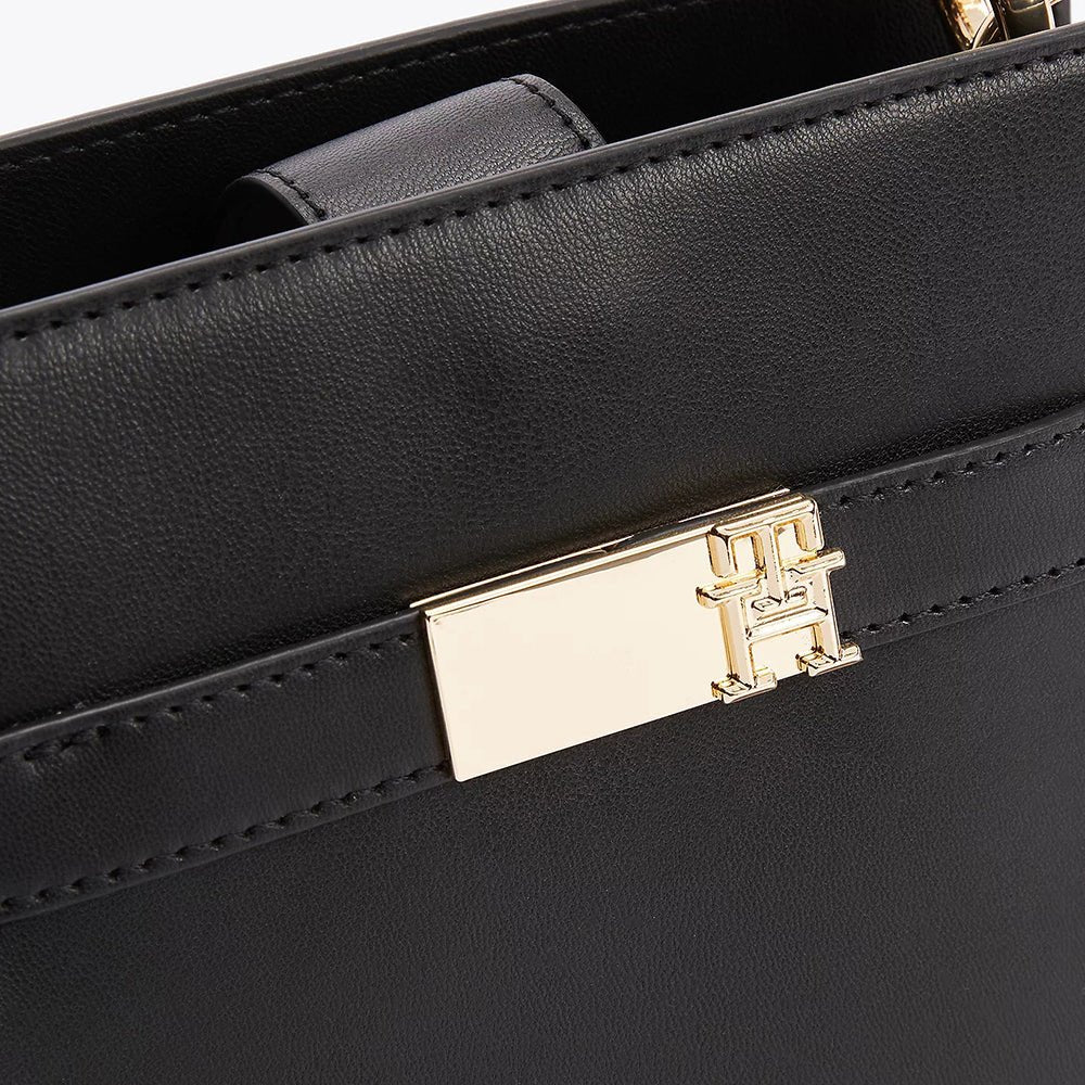 תיק טומי הילפיגר Heritage Stud Satchel נשים