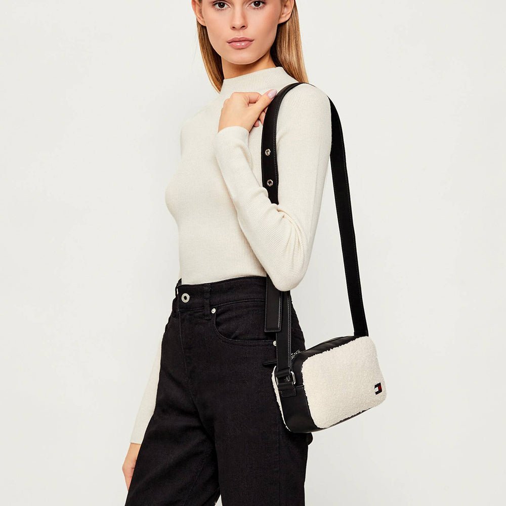 תיק טומי הילפיגר Cool Sherpa Camera נשים