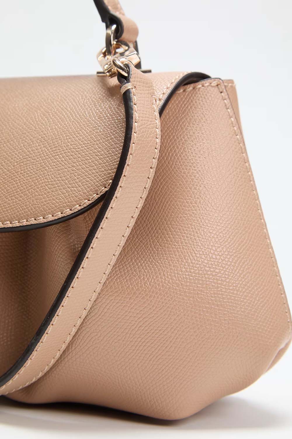 תיק Guess Amorette Top Handle Flap נשים