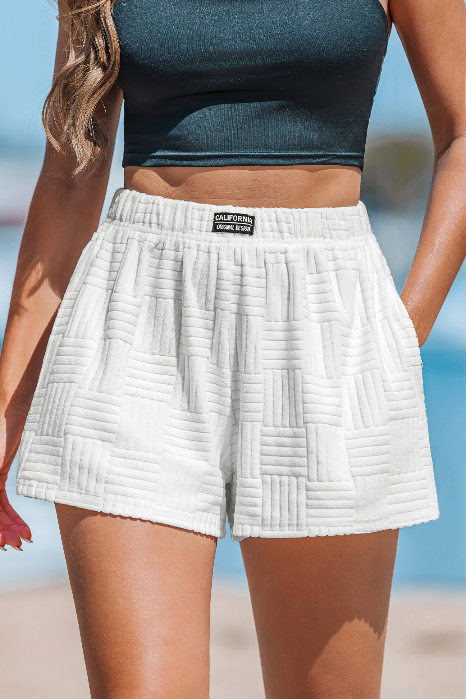 מכנס קצר Cupshe Woven Elasticized waist Straight leg White Shorts נשים